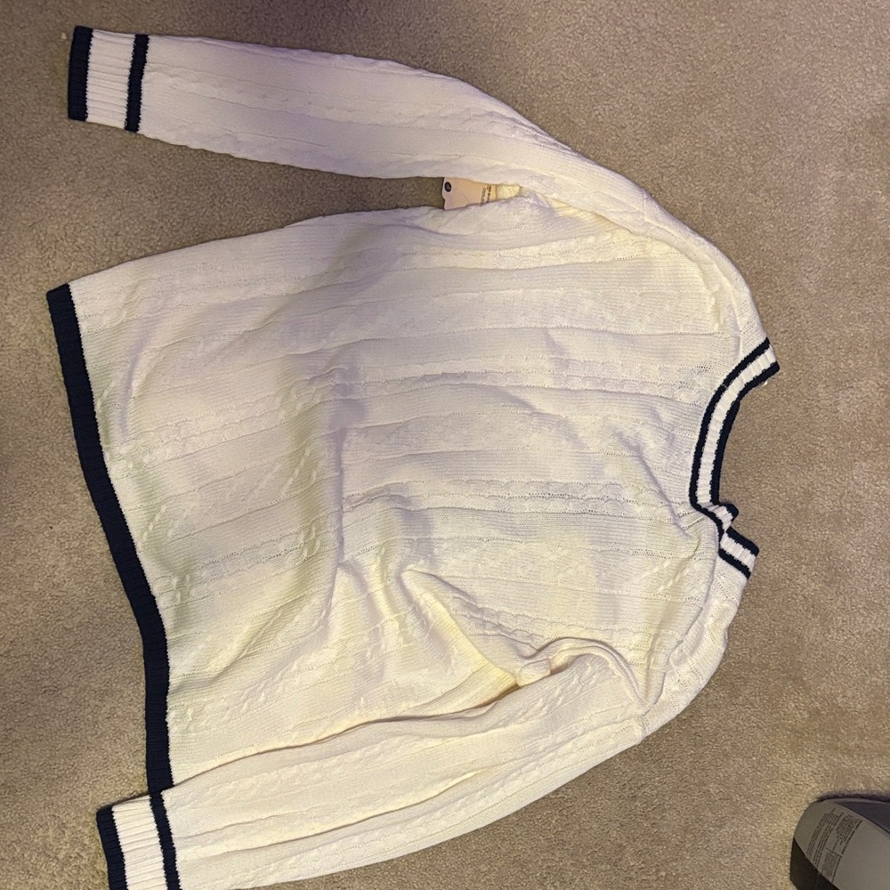 NEW St. John's Bay White Sweater with Black Accents - Picture 8 of 8
